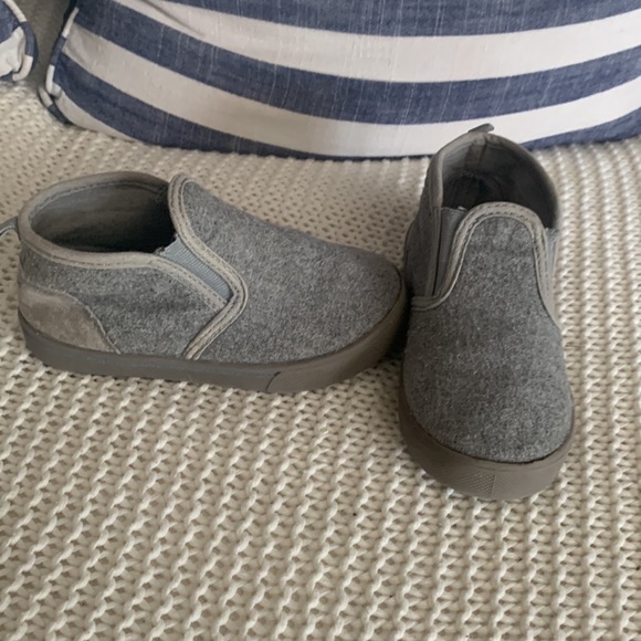 Oshkosh shoes - Picture 2 of 4